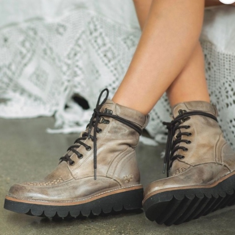 BED STU Boots ELISHA ICICLE Silver Gray Leather Moto Combat Size 8 - Picture 3 of 9